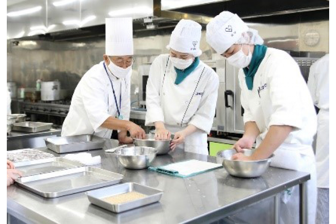 ユマニテク調理製菓専門学校の雰囲気3