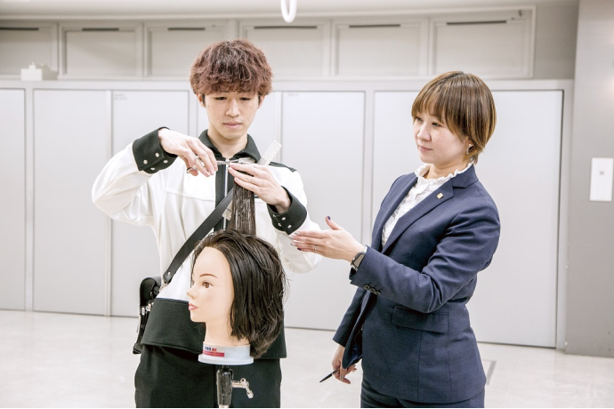 福岡美容専門学校福岡校の雰囲気1